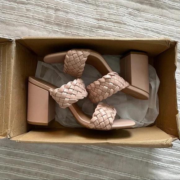 NWT Journey + Crew Block Heel Sandal - Picture 4 of 4